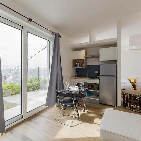 Hill House אלסיו