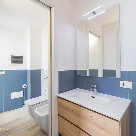 Hill House Apartment *